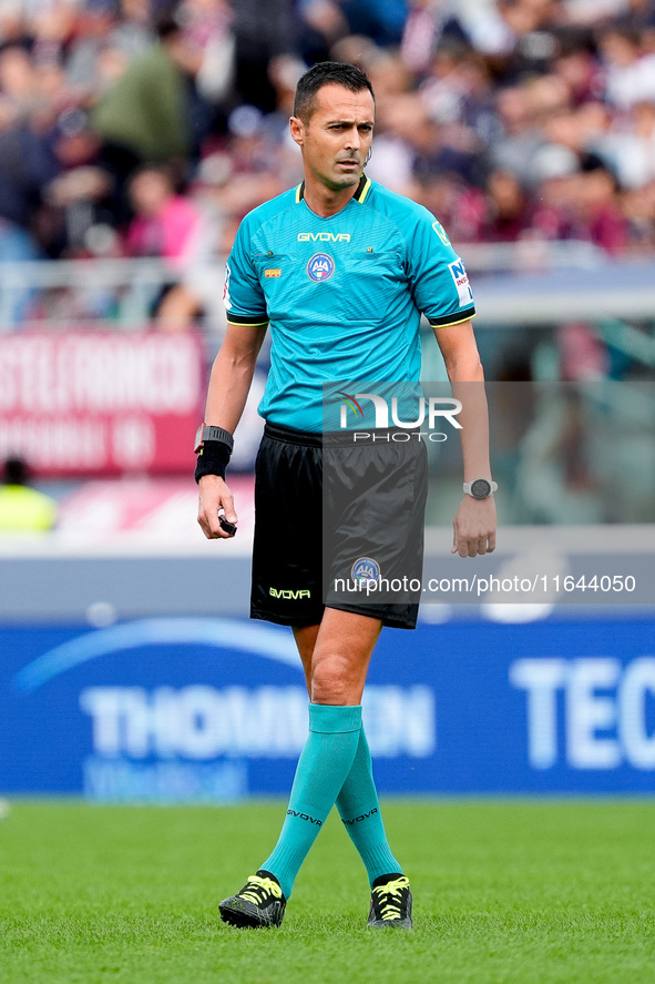 Referee Marco Di Bello during the Serie A Enilive match between Bologna FC and Parma Calcio 1903 at Stadio Renato Dall'Ara on October 06, 20...