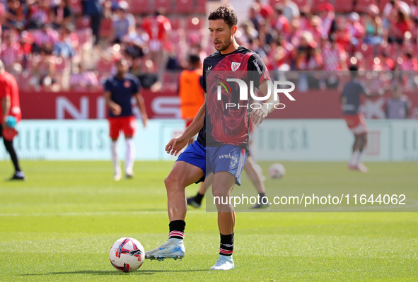 Oscar de Marcos plays during the match between Girona FC and Athletic Club, corresponding to week 9 of LaLiga EA Sport, at the Montilivi Sta...