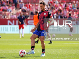 Oscar de Marcos plays during the match between Girona FC and Athletic Club, corresponding to week 9 of LaLiga EA Sport, at the Montilivi Sta...