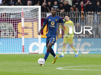 Evan Ndicka plays during the Serie A match between AC Monza and AS Roma in Monza, Italy, on October 6, 2024, at U-Power Stadium (