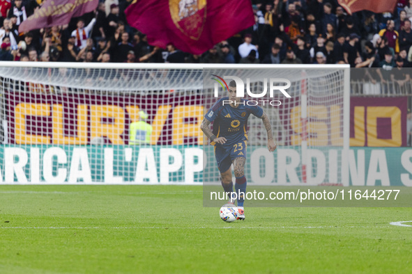 Gianluca Mancini plays during the Serie A match between AC Monza and AS Roma at U-Power Stadium in Monza, Italy, on October 6, 2024. 