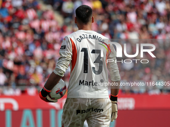 Paulo Gazzaniga plays during the match between Girona FC and Athletic Club, corresponding to week 9 of LaLiga EA Sport, at the Montilivi Sta...