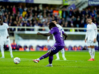 Moise Kean of ACF Fiorentina misses the penalty kick during the Serie A Enilive match between ACF Fiorentina and AC Milan at Stadio Artemio...