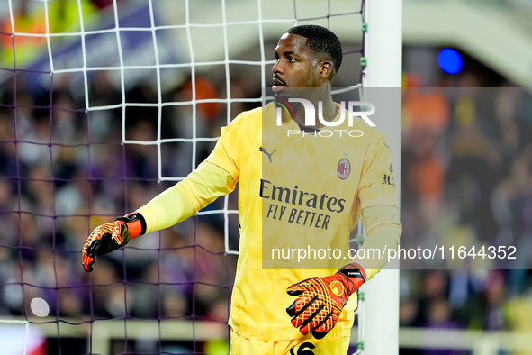 Mike Maignan of AC Milan gestures during the Serie A Enilive match between ACF Fiorentina and AC Milan at Stadio Artemio Franchi on October...