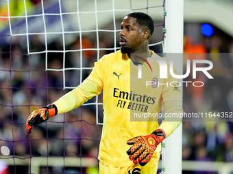 Mike Maignan of AC Milan gestures during the Serie A Enilive match between ACF Fiorentina and AC Milan at Stadio Artemio Franchi on October...