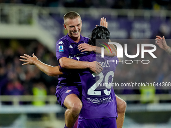 Yacine Adly of ACF Fiorentina celebrates with Albert Gudmundsson after scoring first goal during the Serie A Enilive match between ACF Fiore...