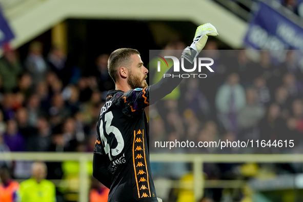 David De Gea of ACF Fiorentina gestures during the Serie A Enilive match between ACF Fiorentina and AC Milan at Stadio Artemio Franchi on Oc...