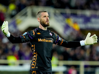 David De Gea of ACF Fiorentina celebrates after saving the secon penalty kick of the match during the Serie A Enilive match between ACF Fior...