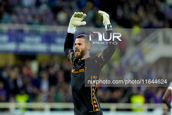 David De Gea of ACF Fiorentina celebrates after saving the secon penalty kick of the match during the Serie A Enilive match between ACF Fior...