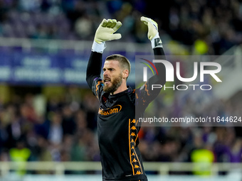 David De Gea of ACF Fiorentina celebrates after saving the secon penalty kick of the match during the Serie A Enilive match between ACF Fior...