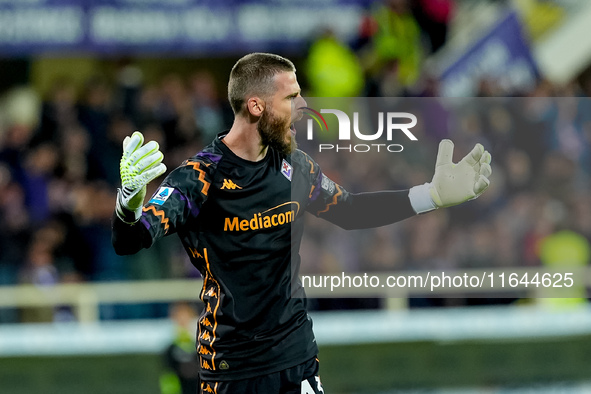 David De Gea of ACF Fiorentina celebrates after saving the secon penalty kick of the match during the Serie A Enilive match between ACF Fior...