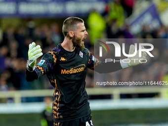 David De Gea of ACF Fiorentina celebrates after saving the secon penalty kick of the match during the Serie A Enilive match between ACF Fior...