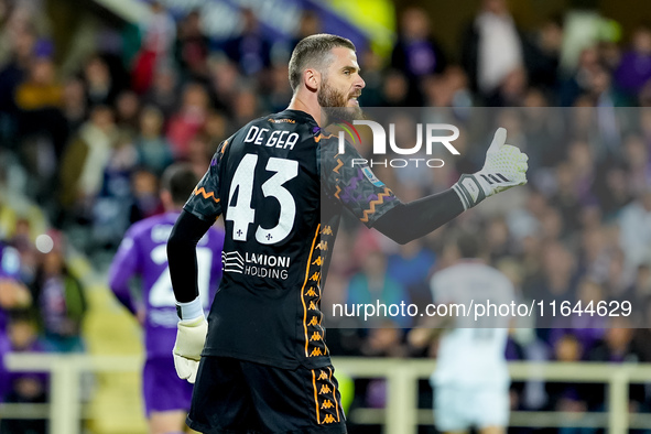 David De Gea of ACF Fiorentina celebrates after saving the secon penalty kick of the match during the Serie A Enilive match between ACF Fior...