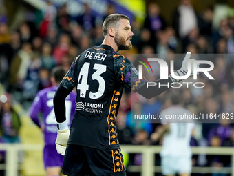 David De Gea of ACF Fiorentina celebrates after saving the secon penalty kick of the match during the Serie A Enilive match between ACF Fior...