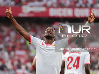 Dodi Lukebakio of Sevilla FC celebrates a goal during the La Liga EA Sports match between Sevilla FC and Real Betis at Sanchez Pizjuan in Se...