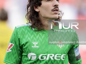 Hector Bellerin of Real Betis participates in the La Liga EA Sports match between Sevilla FC and Real Betis at Sanchez Pizjuan in Seville, S...