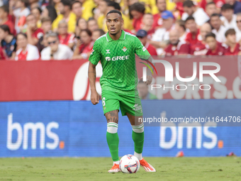 Natan Bernardo de Souza of Real Betis controls the ball during the La Liga EA Sports match between Sevilla FC and Real Betis at Sanchez Pizj...