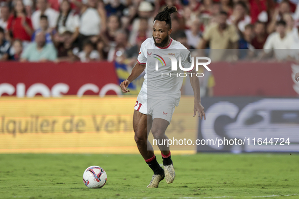 Chidera Ejuke of Sevilla FC runs with the ball during the La Liga EA Sports match between Sevilla FC and Real Betis at Sanchez Pizjuan in Se...