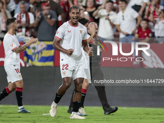 Loic Bade of Sevilla FC celebrates winning during the La Liga EA Sports match between Sevilla FC and Real Betis at Sanchez Pizjuan in Sevill...