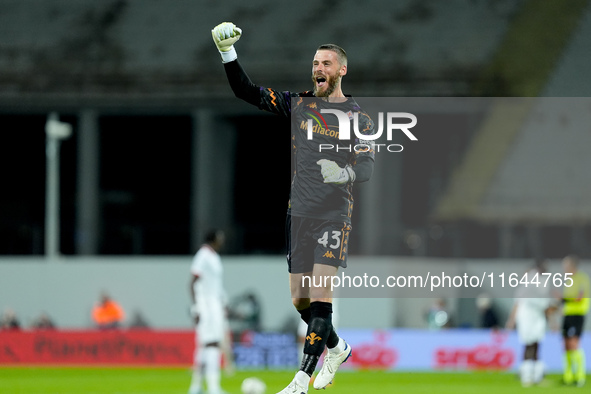 David De Gea of ACF Fiorentina celebrates after Albert Gudmundsson scored second goal during the Serie A Enilive match between ACF Fiorentin...