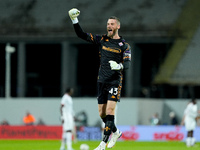 David De Gea of ACF Fiorentina celebrates after Albert Gudmundsson scored second goal during the Serie A Enilive match between ACF Fiorentin...