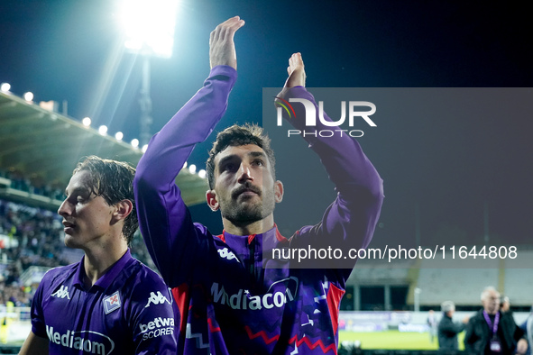 Danilo Cataldi of ACF Fiorentina celebrates the victory at the end of the Serie A Enilive match between ACF Fiorentina and AC Milan at Stadi...