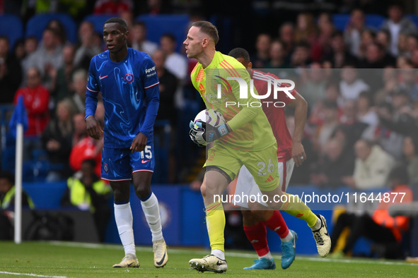 Matz Sels, Nottingham Forest goalkeeper, is in action during the Premier League match between Chelsea and Nottingham Forest at Stamford Brid...