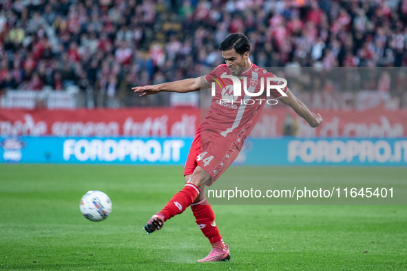 Andrea Carboni of AC Monza plays during the Serie A match between Monza and AS Roma at U-Power Stadium in Monza, Italy, on October 6, 2024. 