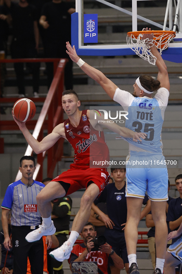 Jarrod Uthoff of Trieste is in action during the Italy Basket Serie A match between Napoli Basket and Pallacanestro Trieste at Fruit Village...