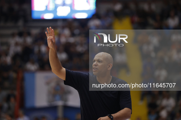 Trieste's coach Jamion Christian is in action during the Italy Basket Serie A match between Napoli Basket and Pallacanestro Trieste at Fruit...