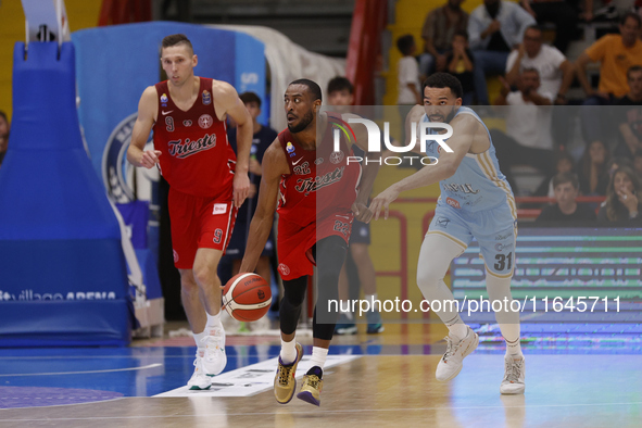 Markel Brown of Trieste and Deane Alexander Williams of Napoli compete during the Italy Basket Serie A match between Napoli Basket and Palla...