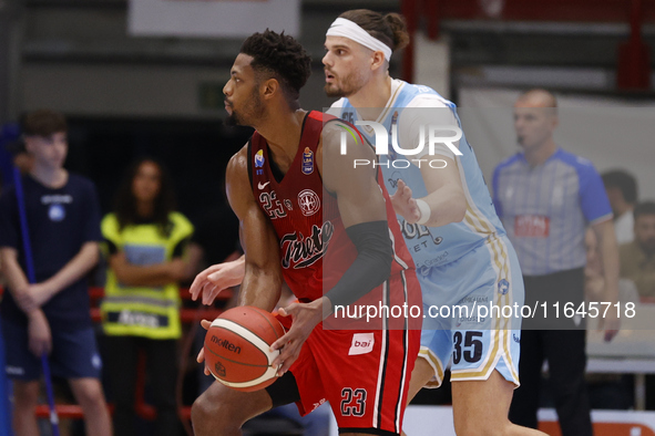 Jeff Brooks of Trieste and Leonardo Tote of Napoli are in action during the Italy Basket Serie A match between Napoli Basket and Pallacanest...