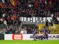 The team (AS Roma) celebrates the goal of Artem Dovbyk (AS Roma) during the Italian championship Serie A football match between AC Monza and...