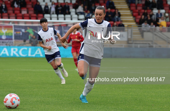 Hayley Raso of Tottenham Hotspur Women plays during the Barclays FA Women's Super League soccer match between Tottenham Hotspur Women and Li...