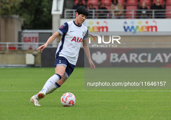 Ashleigh Neville of Tottenham Hotspur Women plays during the Barclays FA Women's Super League soccer match between Tottenham Hotspur Women a...