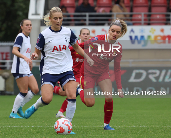 Amanda Nilden, on loan from Juventus, of Tottenham Hotspur Women and Leanne Kiernan of Liverpool Women are in action during the Barclays FA...