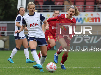 Amanda Nilden, on loan from Juventus, of Tottenham Hotspur Women and Leanne Kiernan of Liverpool Women are in action during the Barclays FA...