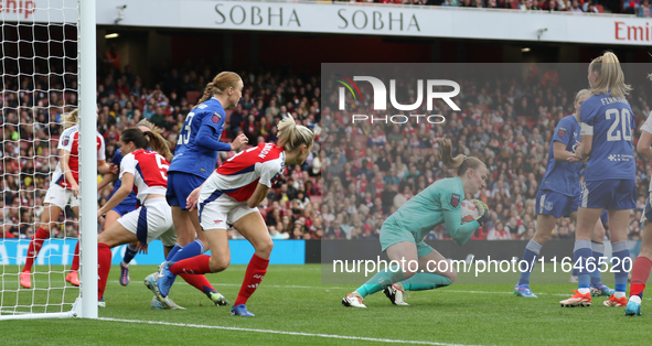 Courtney Brosnan saves the shot for Everton during the Barclays FA Women's Super League match between Arsenal and Everton at the Emirates St...