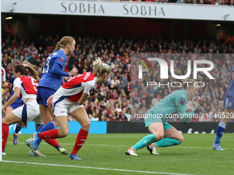 Courtney Brosnan saves the shot for Everton during the Barclays FA Women's Super League match between Arsenal and Everton at the Emirates St...