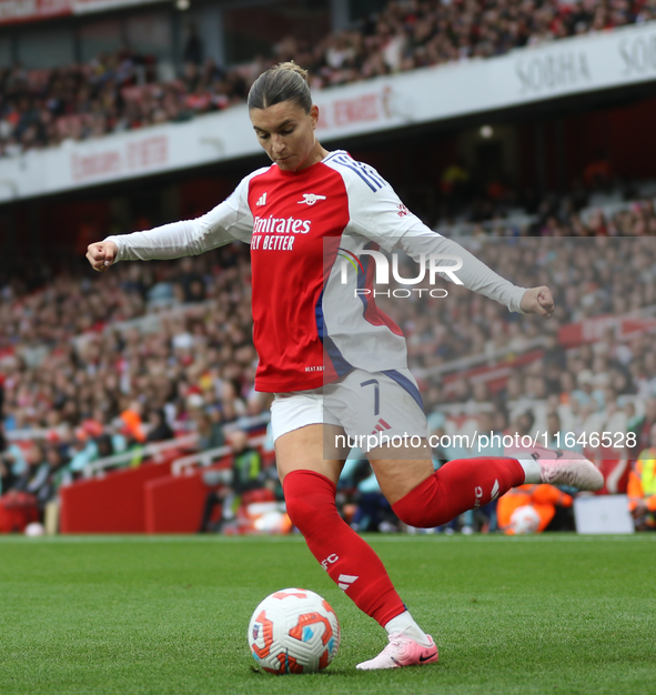 Arsenal's Steph Catley participates in the Barclays FA Women's Super League match between Arsenal and Everton at the Emirates Stadium in Lon...