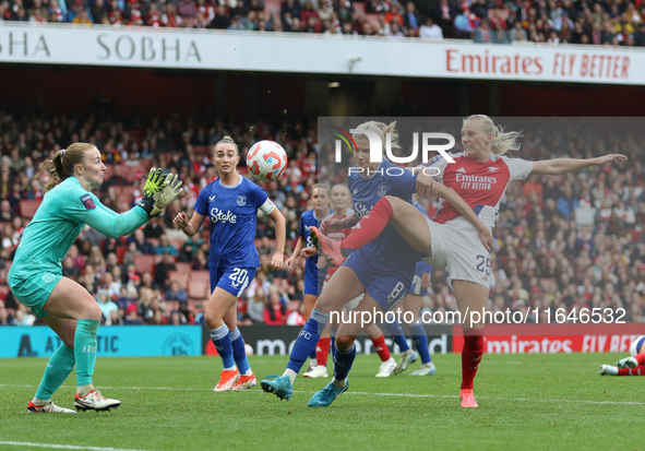 Stina Blackstenius of Arsenal fights for the ball in the box during the Barclays FA Women's Super League match between Arsenal and Everton a...