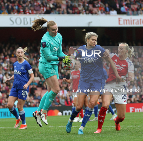 Stina Blackstenius of Arsenal fights for the ball in the box during the Barclays FA Women's Super League match between Arsenal and Everton a...