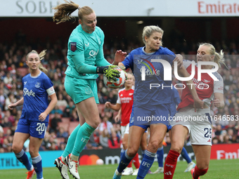 Stina Blackstenius of Arsenal fights for the ball in the box during the Barclays FA Women's Super League match between Arsenal and Everton a...