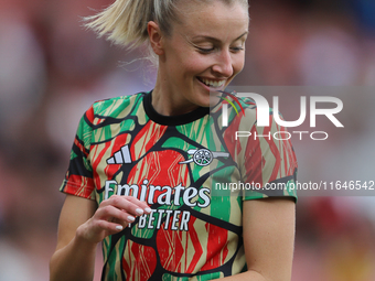 Leah Williamson of Arsenal stands before the Barclays FA Women's Super League match between Arsenal and Everton at the Emirates Stadium in L...