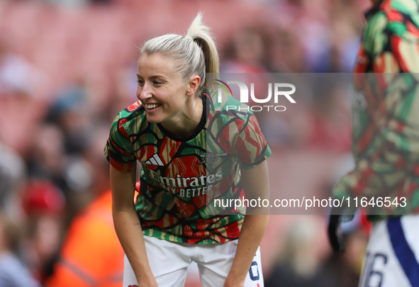 Leah Williamson of Arsenal stands before the Barclays FA Women's Super League match between Arsenal and Everton at the Emirates Stadium in L...