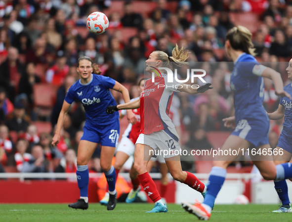 Arsenal's Frida Maanum keeps her eyes on the ball during the Barclays FA Women's Super League match between Arsenal and Everton at the Emira...