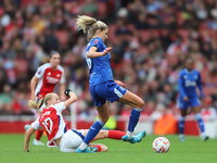 Frida Maanum of Arsenal tackles Justine Vanhavermaet of Everton during the Barclays FA Women's Super League match between Arsenal and Everto...