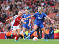 Frida Maanum of Arsenal takes on Justine Vanhavermaet of Everton during the Barclays FA Women's Super League match between Arsenal and Evert...