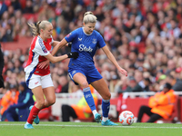 Frida Maanum of Arsenal tackles Justine Vanhavermaet of Everton during the Barclays FA Women's Super League match between Arsenal and Everto...