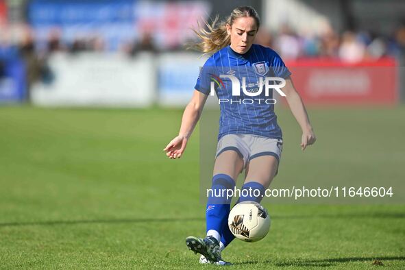 Shauna Guyatt, 23, from Ipswich, passes the ball during the FA Women's Premier League Premier Division between Ipswich Town Women and Watfor...